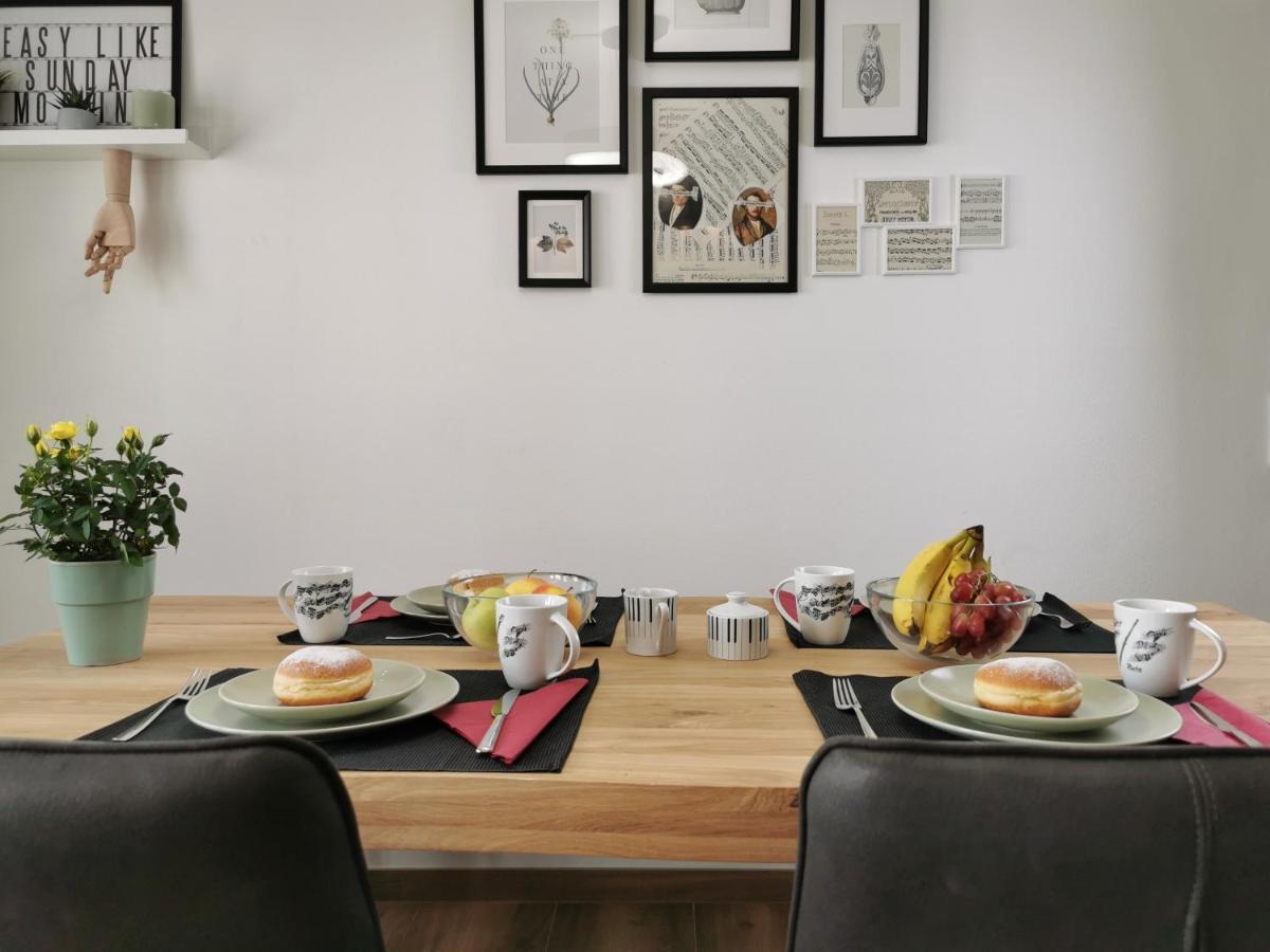 Neues City Center Piano Appartement Mit Netflix Klagenfurt am Woerthersee Kültér fotó