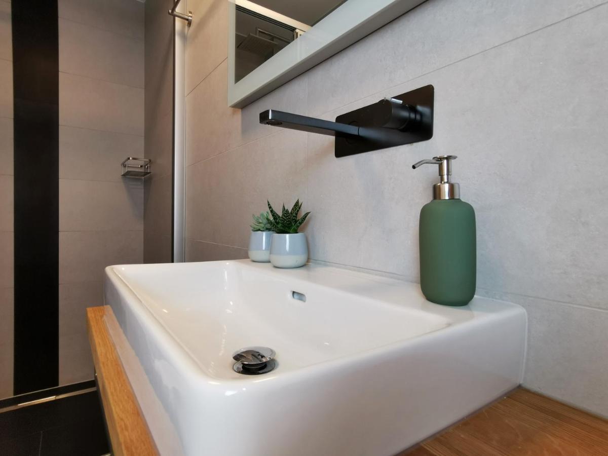 Neues City Center Piano Appartement Mit Netflix Klagenfurt am Woerthersee Kültér fotó