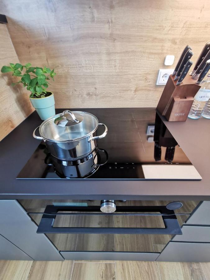 Neues City Center Piano Appartement Mit Netflix Klagenfurt am Woerthersee Kültér fotó