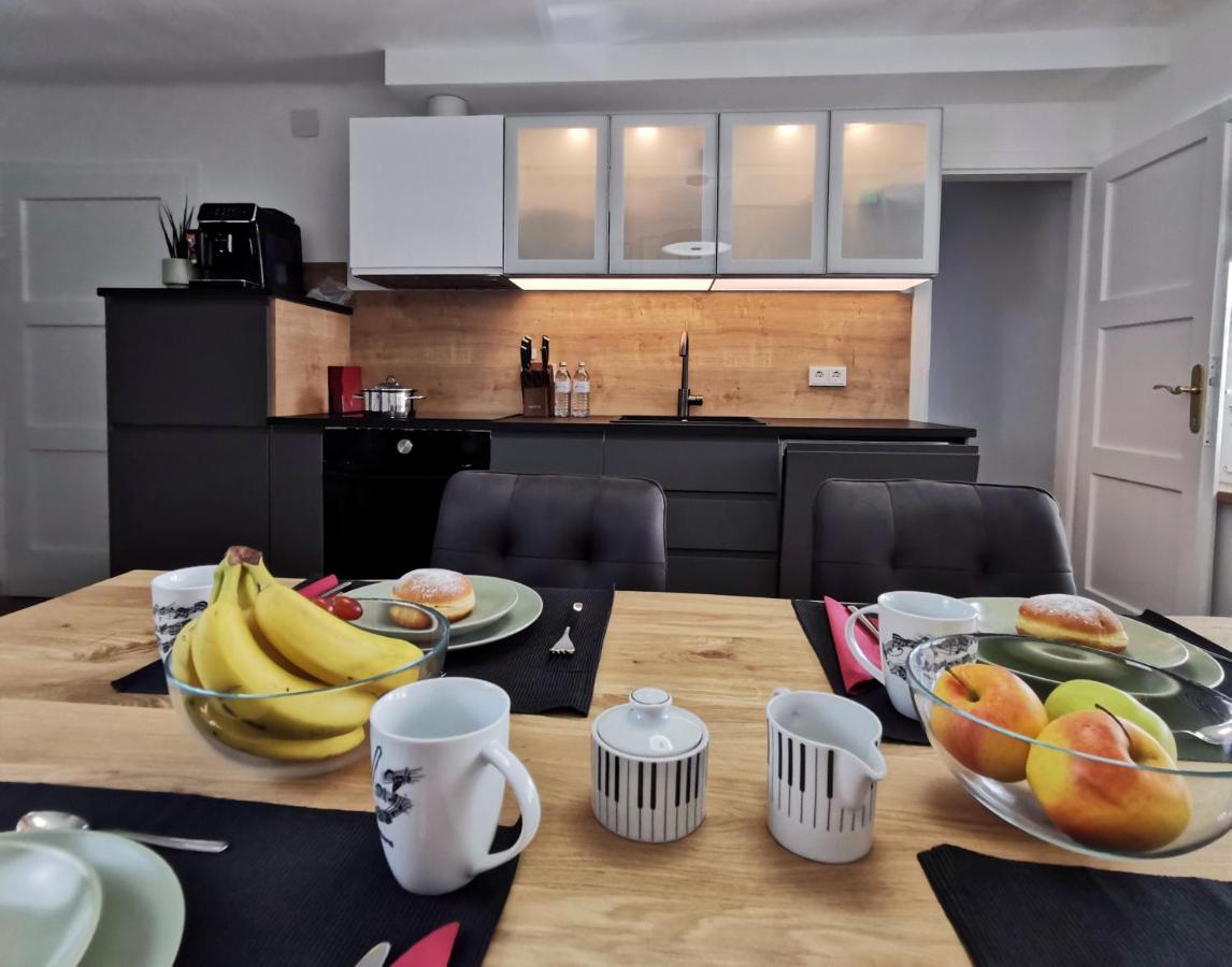 Neues City Center Piano Appartement Mit Netflix Klagenfurt am Woerthersee Kültér fotó