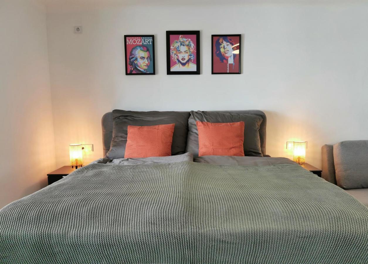 Neues City Center Piano Appartement Mit Netflix Klagenfurt am Woerthersee Kültér fotó