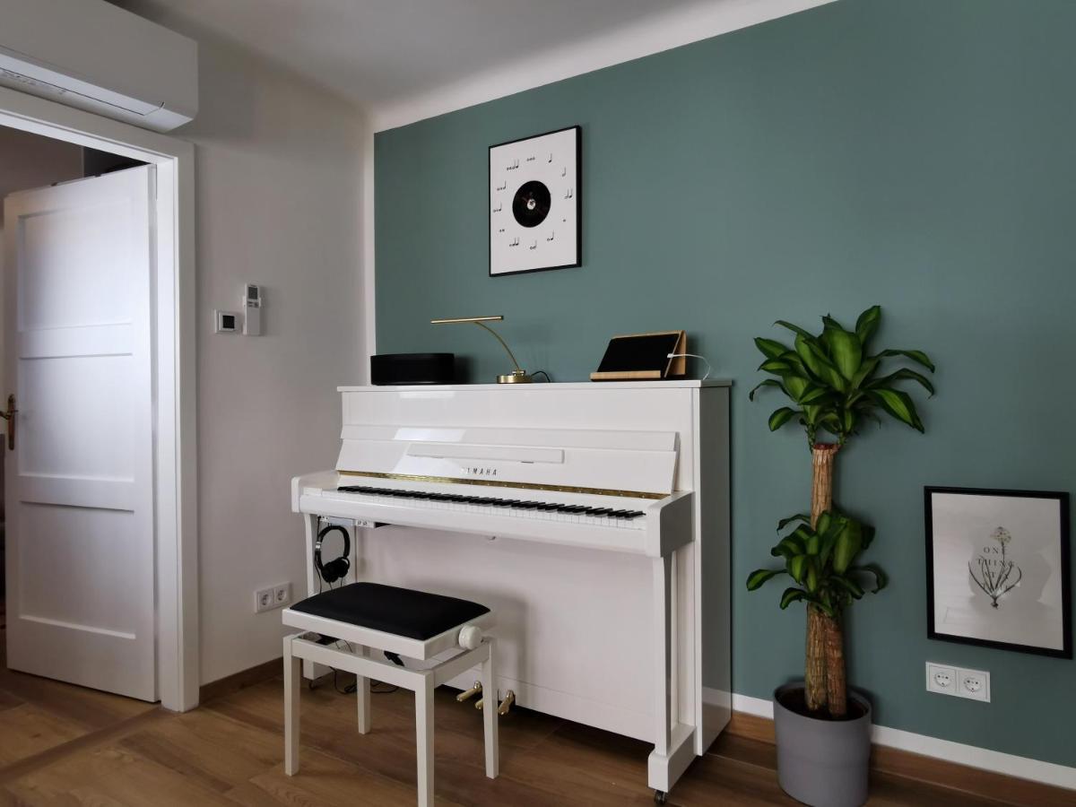 Neues City Center Piano Appartement Mit Netflix Klagenfurt am Woerthersee Kültér fotó